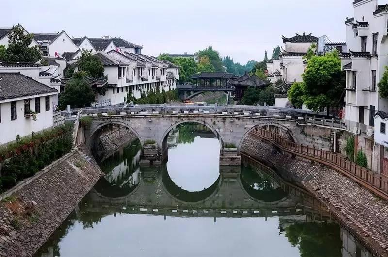 乌兹别克斯坦总统考察BYD 见证交通绿色转型成果